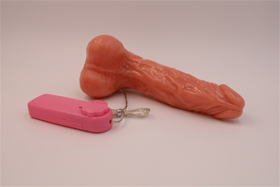 Gerçekçi Dildo Vücut Güvenli Malzemesi Canlı Devasa Penis Güçlü Emme Kâsesiyle Penis Vibratörü Isıtma