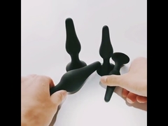 Seksi Oyuncaklar 4PCS Anal Plug Seti Silikon Anal Butt Plug Yetişkin Seks Oyuncakları Kadınlar, Erkekler ve Yeni Başlayanlar için (Siyah)